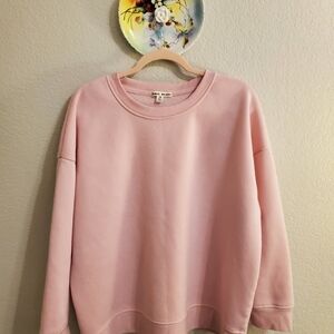 Casual Pullover Sweatshirt in Soft Pink by